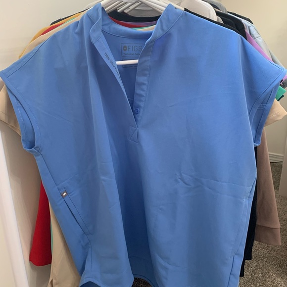 Figs scrub top - Picture 1 of 1